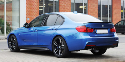 BMW 3 2016 вид сзади