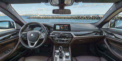 Интерьер BMW 5 2018