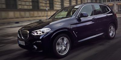 Кроссвоер BMW X1 xDrive25Le обновили для Китая