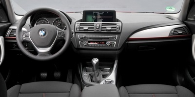 Плавные линии салона BMW 1-Series приятны взгляду 