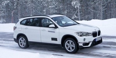 Гибридный кроссовер BMW X1 на дорожных тестах