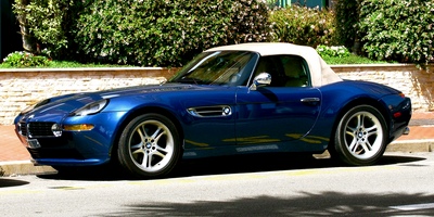 BMW Z8 оснащается тентованной складной крышей