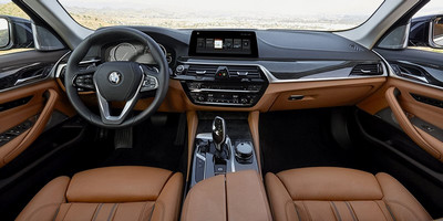 Интерьер BMW 5 2017