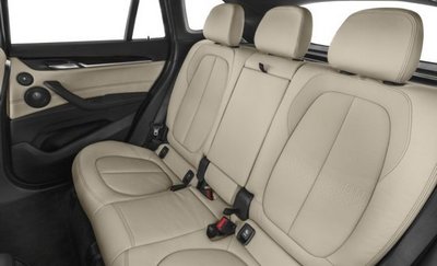 Салон BMW X1 стал просторнее